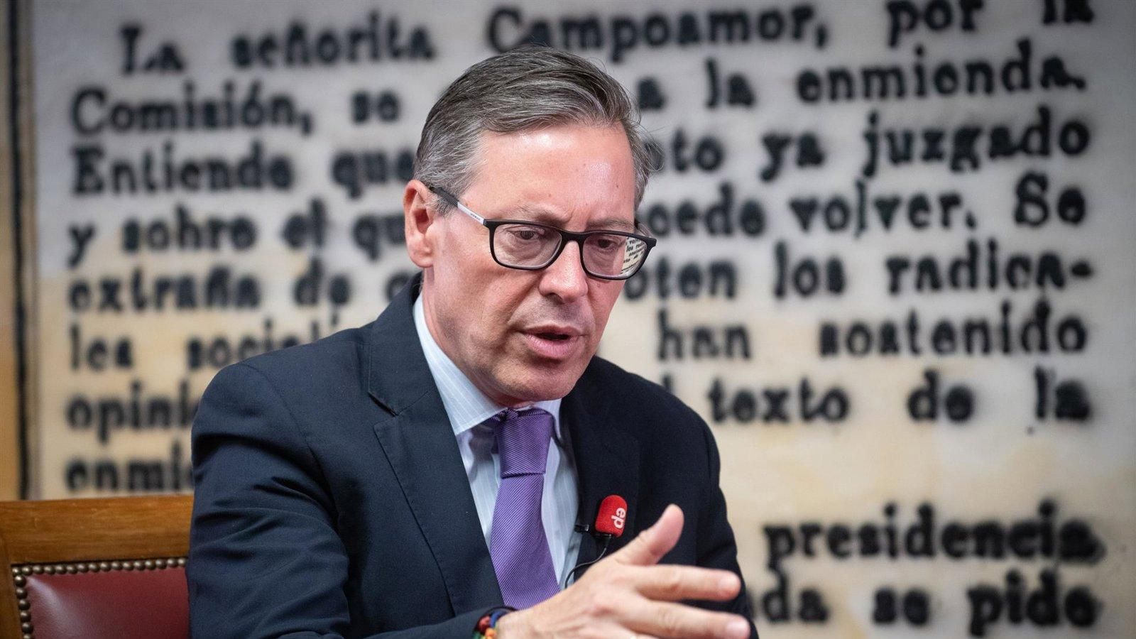 El PP de Madrid pide la dimisión de Puente por la gestión de Cercanías tras descarrilamiento