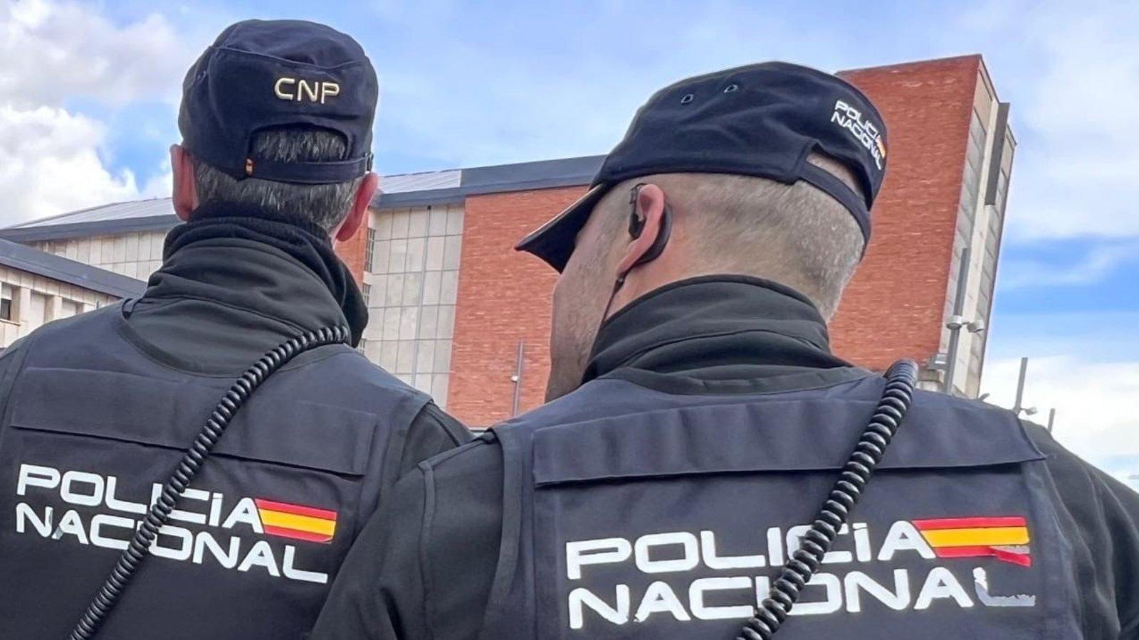 Detenidos en Usera tres hombres acusados de violar a una menor, hija de uno de ellos