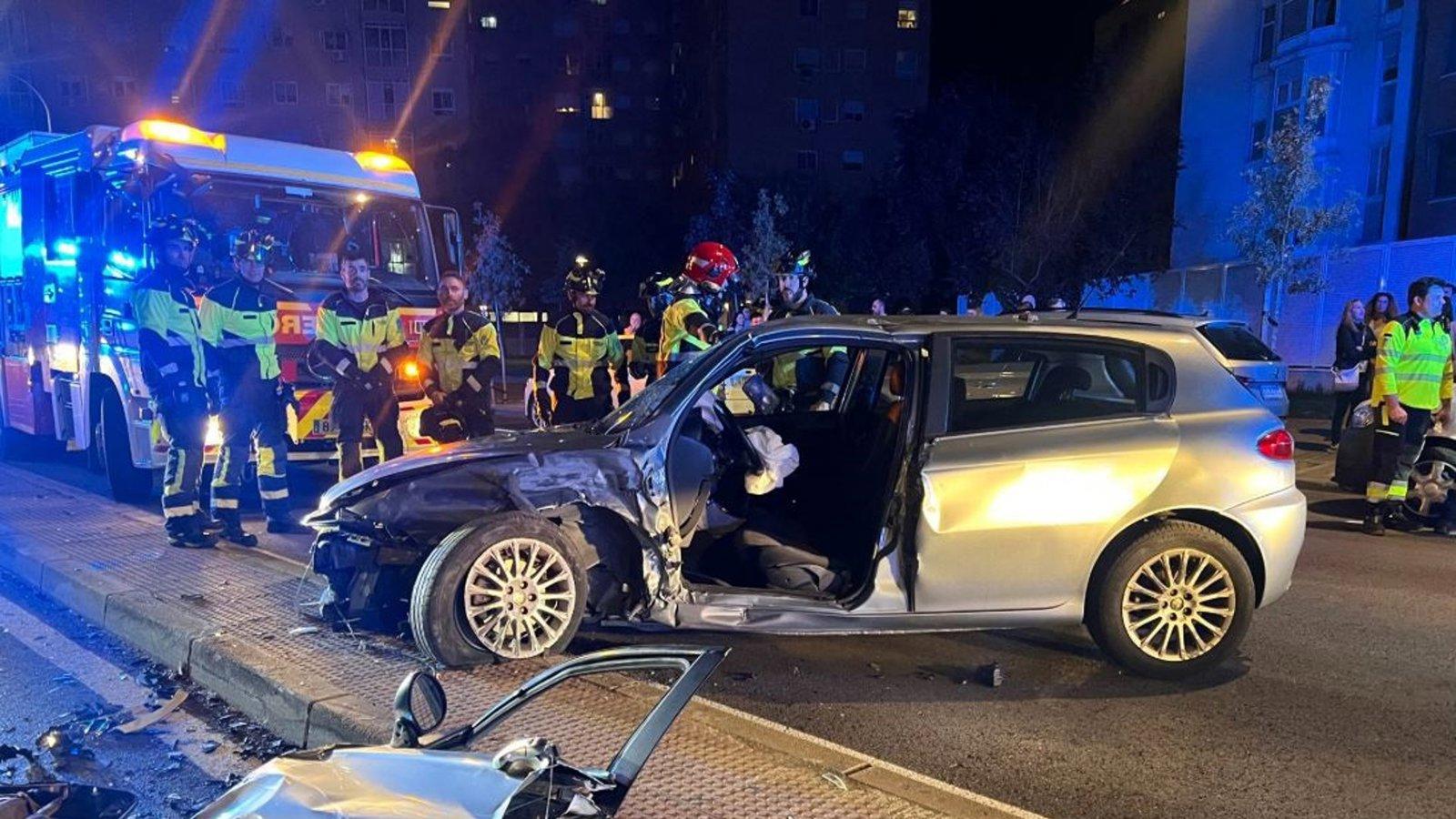 Un joven en estado grave tras una colisión con un VTC en Carabanchel