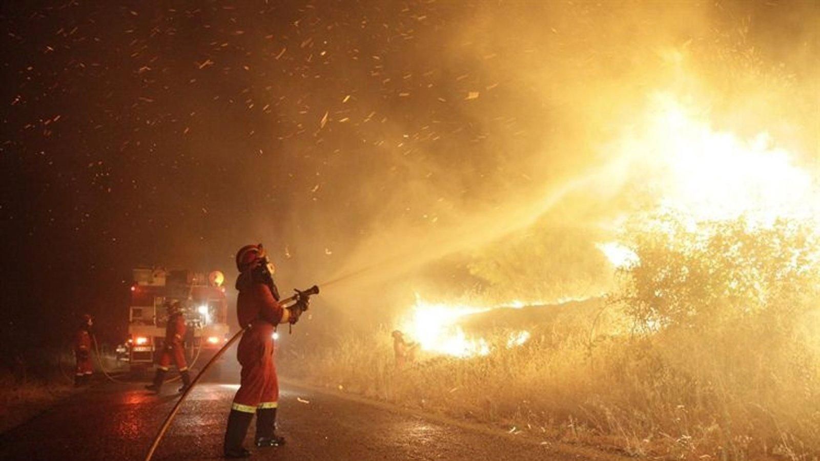 La Comunidad envía más medios para contener el incendio declarado en Toledo
