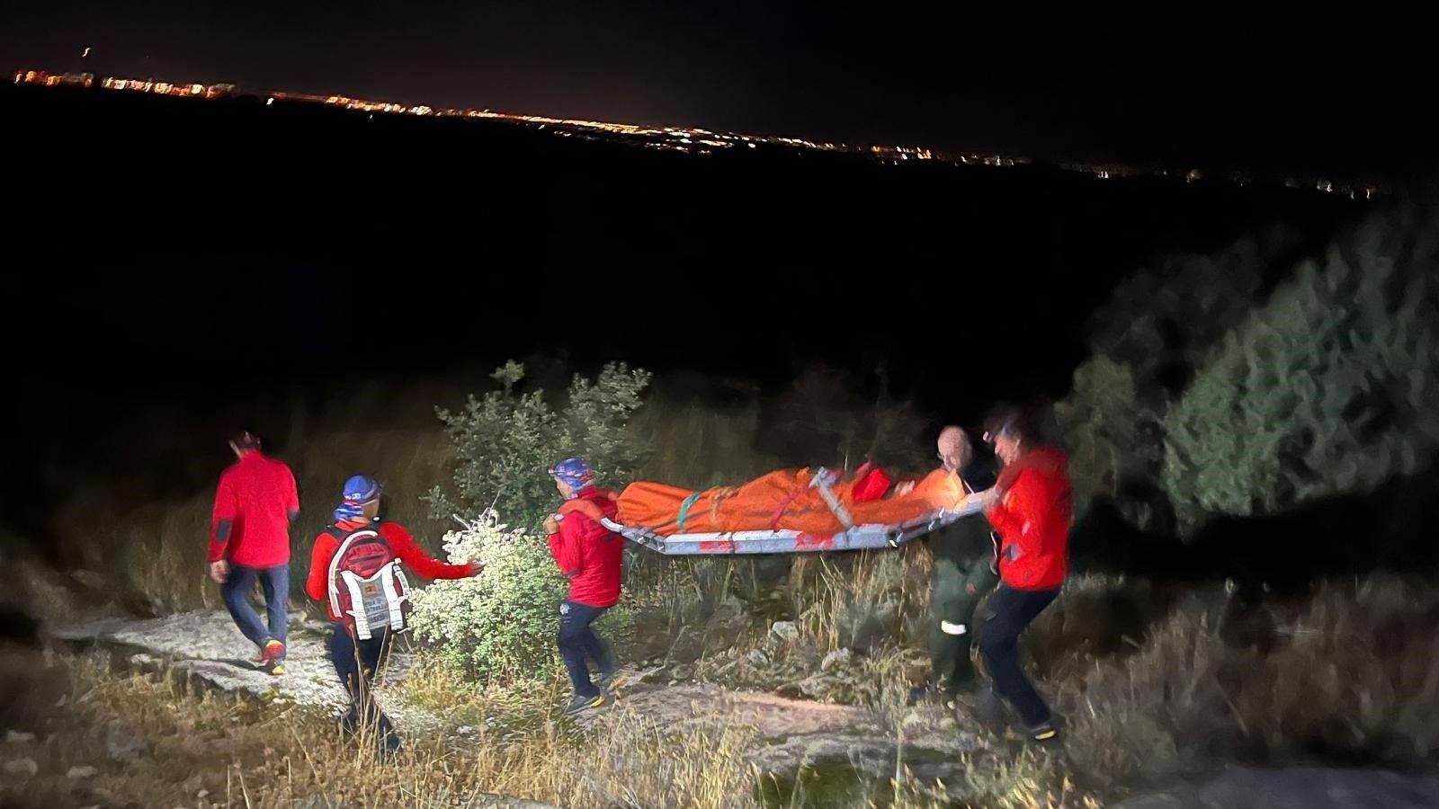 Rescatan a un hombre tras caer en la zona de los bloques de Zarzalejo