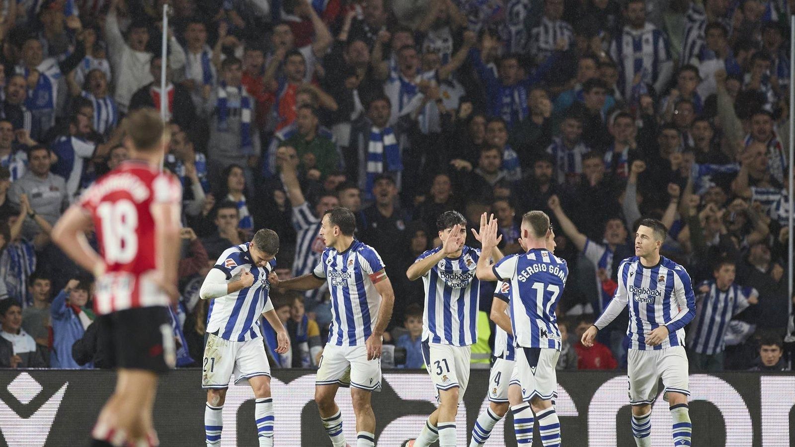 La Real Sociedad vence al Athletic y el Villarreal supera al Rayo Vallecano