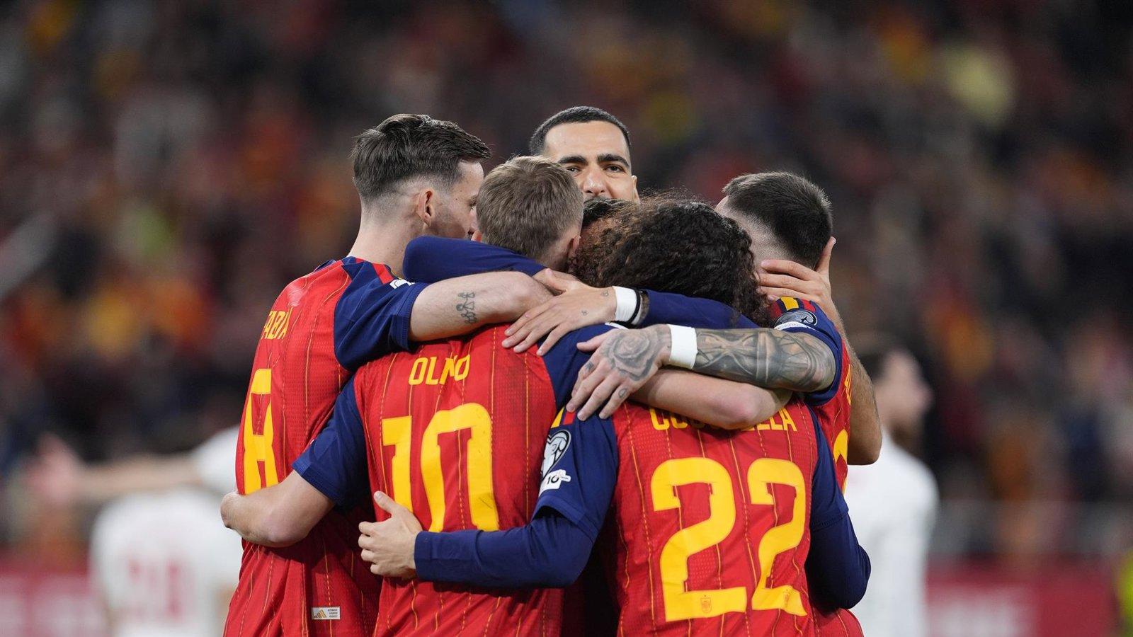 España asegura su participación en el decimotercer Mundial de fútbol consecutivo