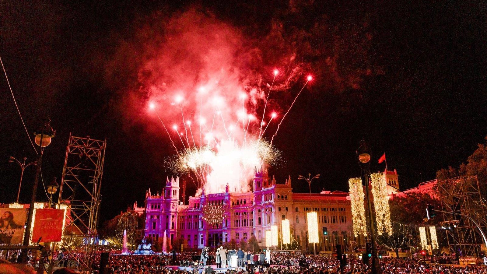 Almeida se congratula del &quot;éxito&quot; del encendido de luces de Madrid al que asistieron 150.000 asistentes