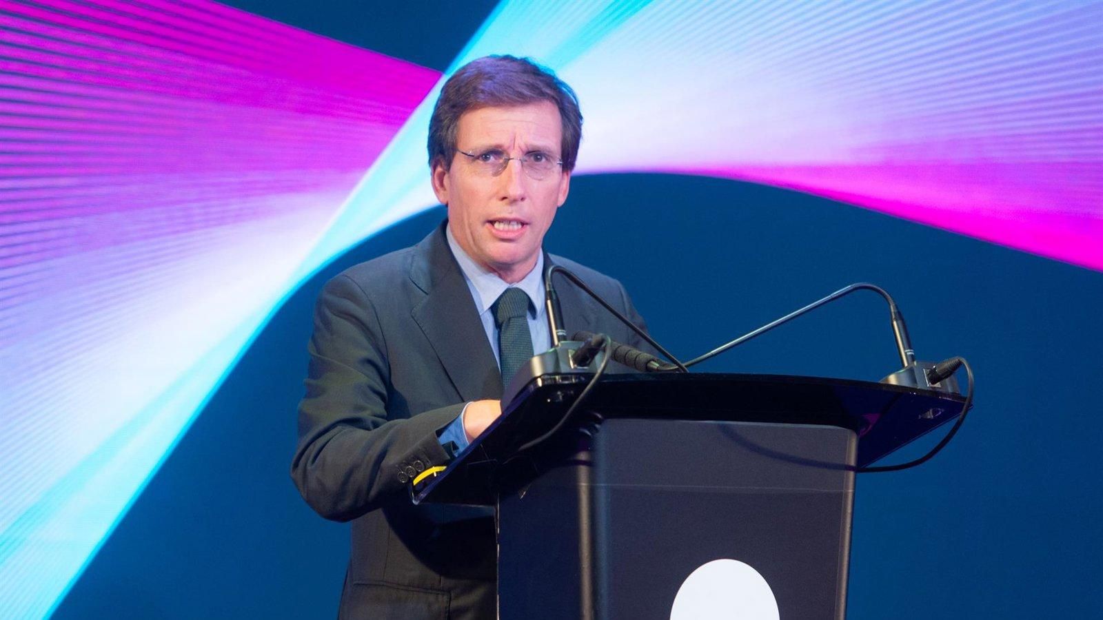 El alcalde acusa a la izquierda de ignorar la responsabilidad del Gobierno en los desahucios de Sareb