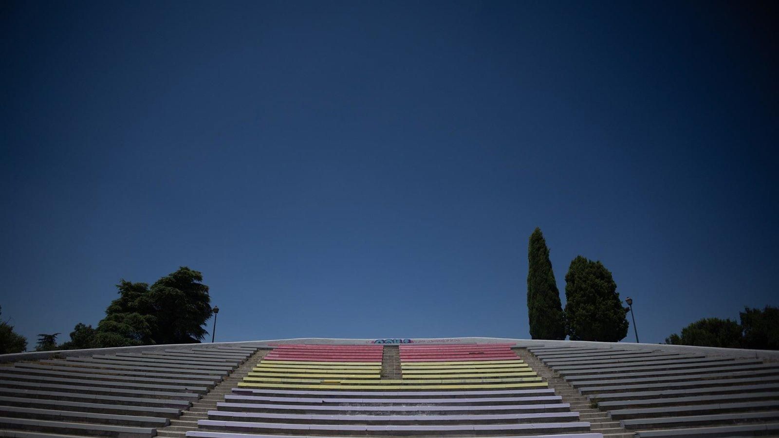El Ayuntamiento actuará nuevamente si se repite la pintada de la bandera republicana en el parque de Las Cruces porque &quot;no es legal&quot;