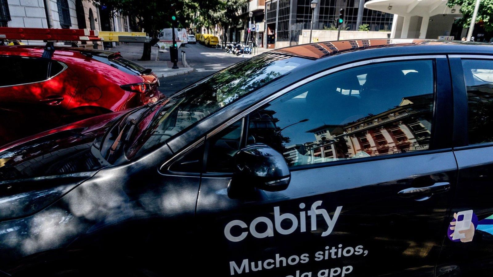 Cabify despliega 800 nuevas licencias VTC en Madrid, con las que espera aportar 160 millones de euros anuales