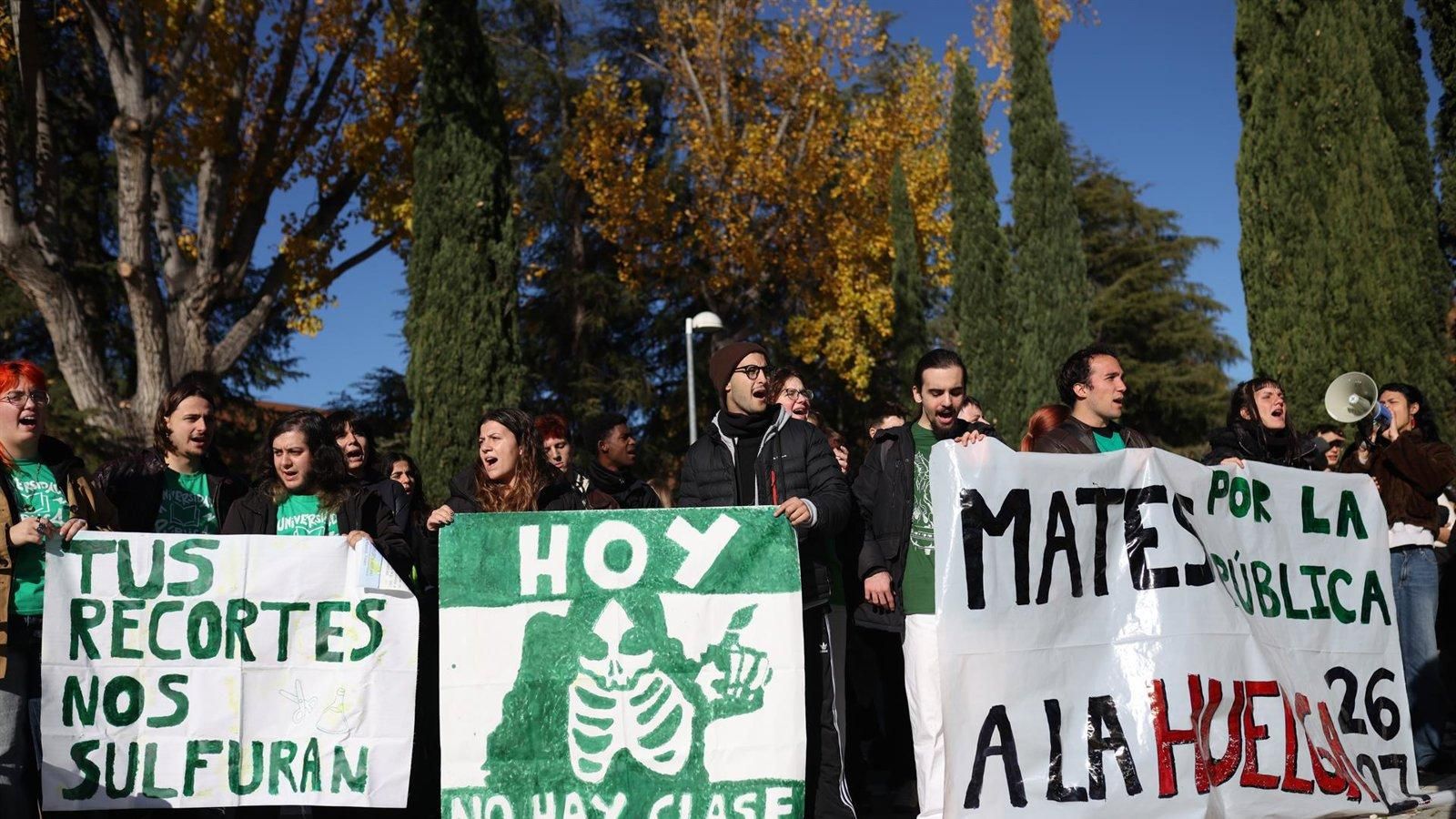 El primer día de huelga universitaria registra un seguimiento del 75% en los seis centros públicos