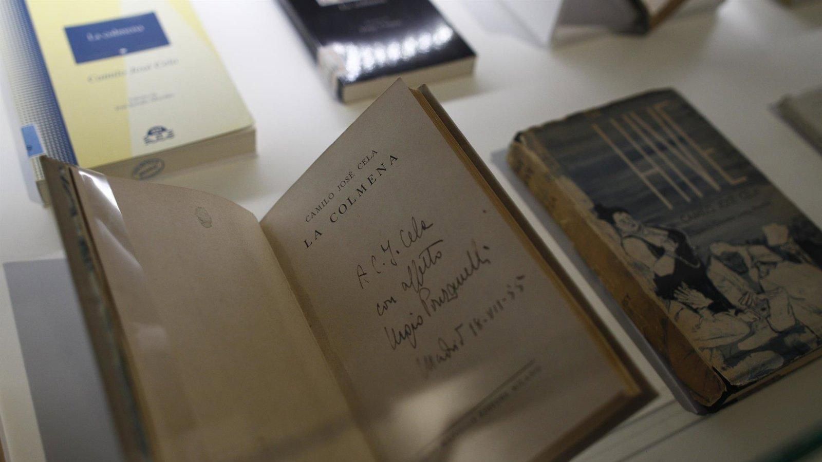 Alcalá de Henares solicita conservar el manuscrito original de 'La colmena' hallado en su Archivo