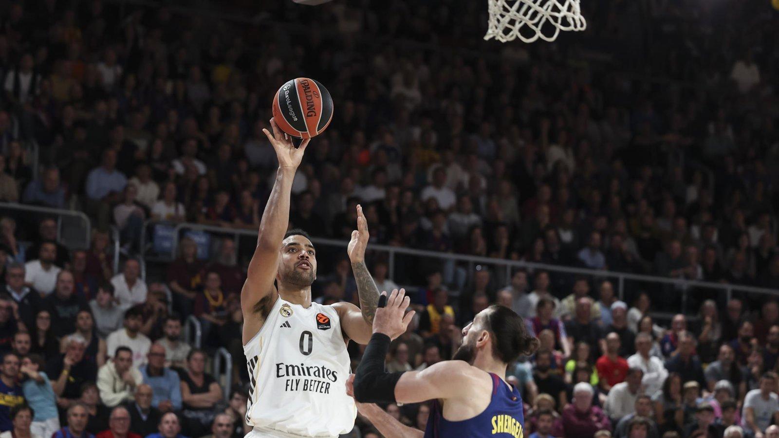 El Real Madrid impone su ley en el Palau