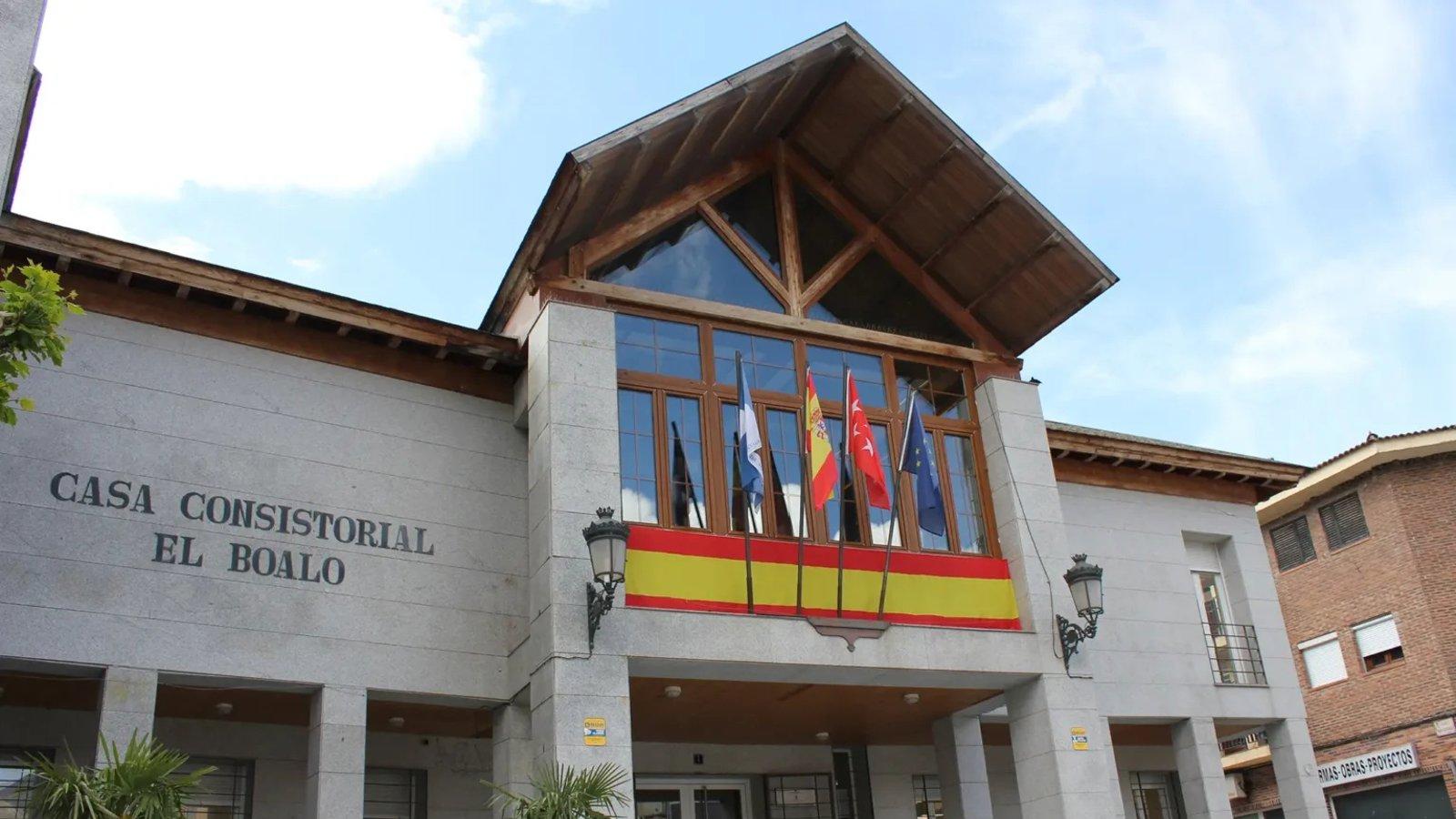 El PSOE expulsa a sus ediles de El Boalo por pactar una moción de censura con un concejal no adscrito que abandonó Vox