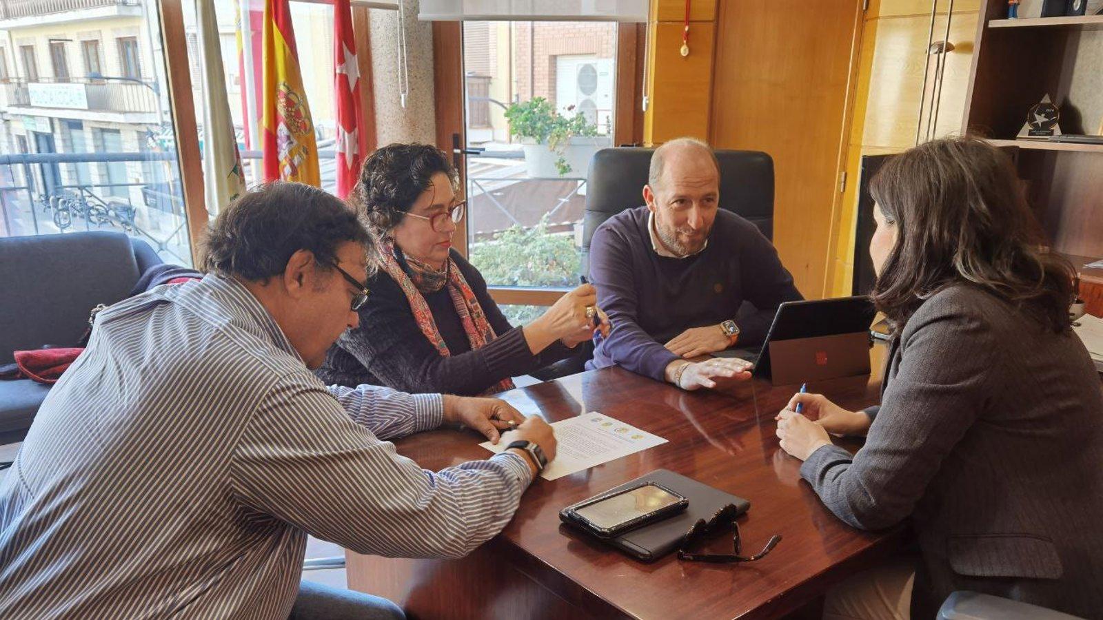 Manzanares, Miraflores, Guadalix y Soto del Real exigen &quot;mejoras&quot; en las líneas de autobuses interurbanos