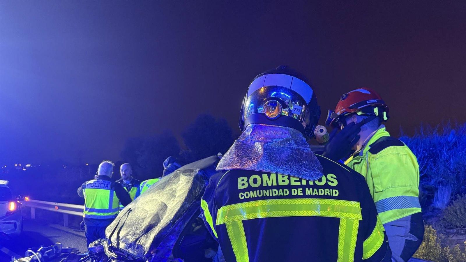 Incendio de vehículo tras colisión en la A-6 en Madrid