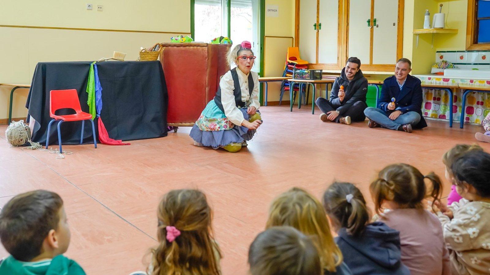 Más de 2.000 estudiantes de Torrejón se unen a 'No hay derecho pequeño' por la infancia