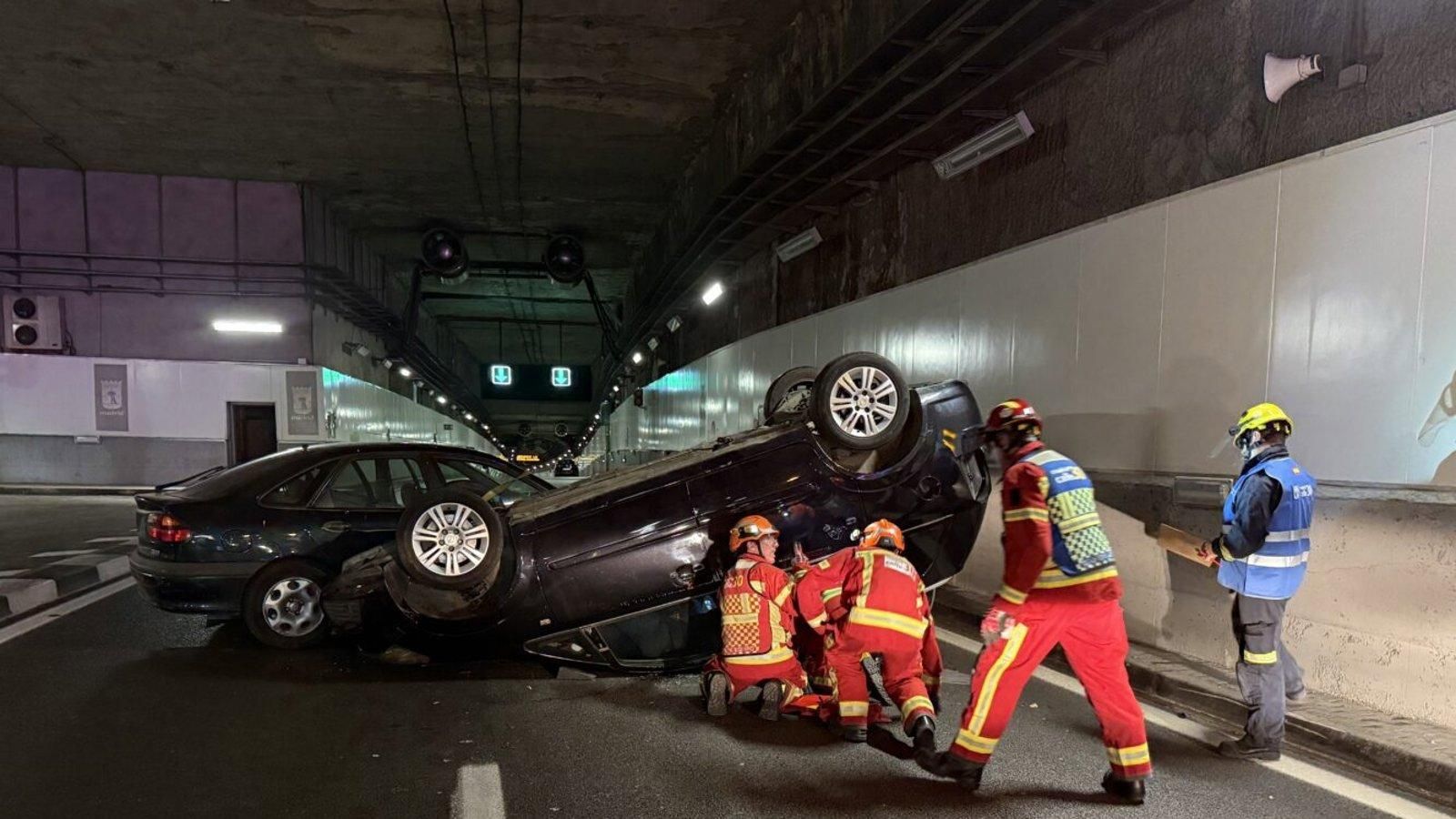 Una persecución de madrugada ensaya la coordinación de servicios de emergencias en el simulacro anual de Madrid Calle 30