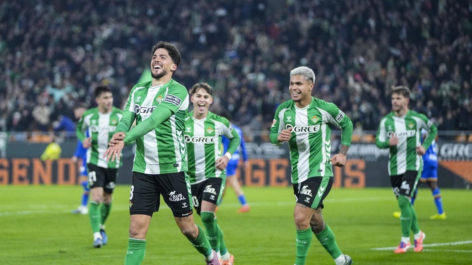 El Betis y el Elche protagonizan las goleadas antes de Navidad