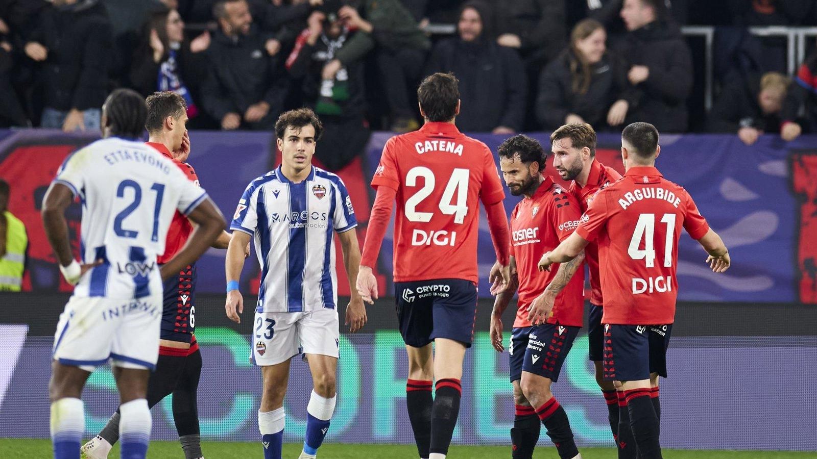 Osasuna logra la victoria y complica la situación del Levante en LaLiga