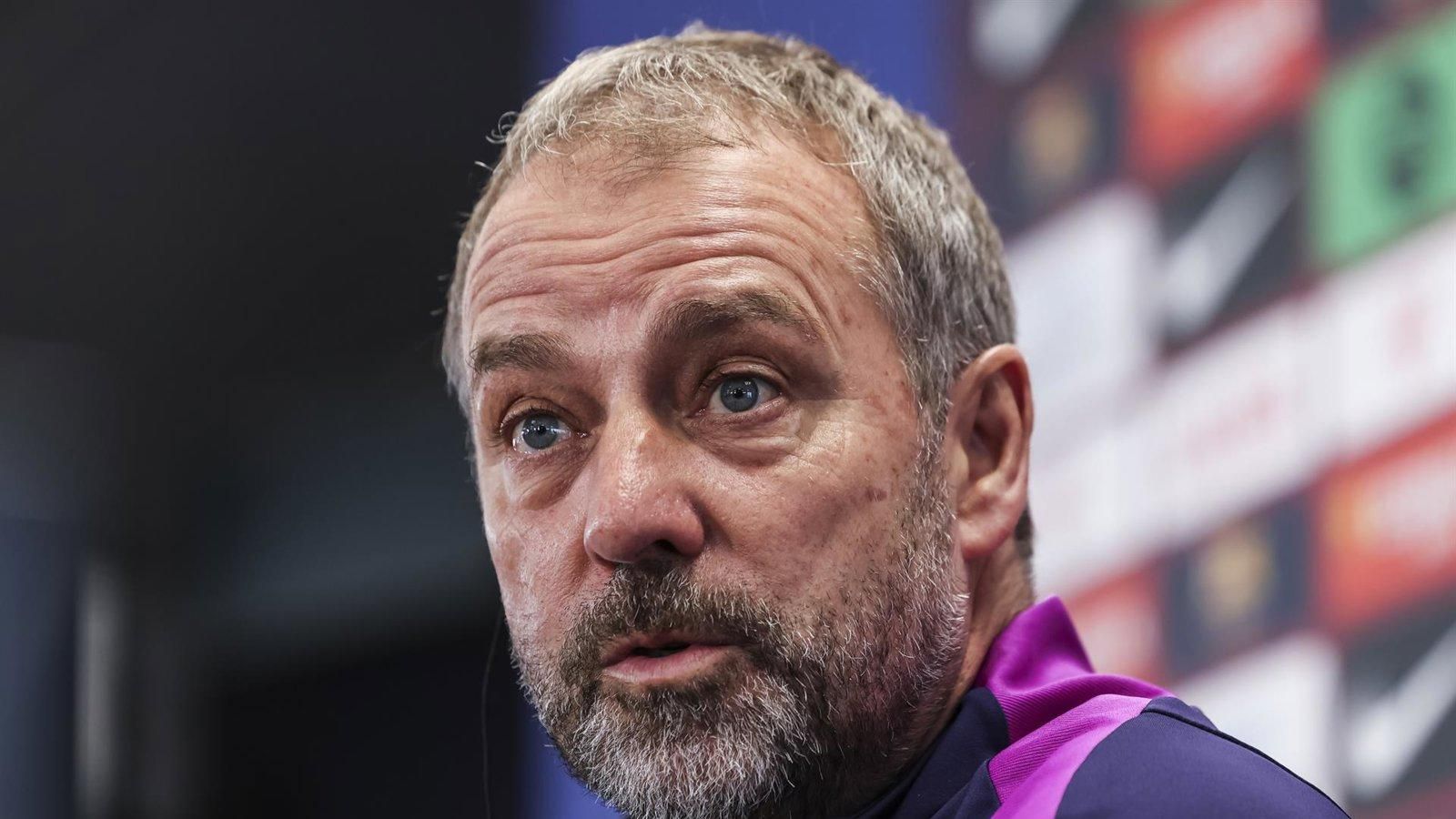 Hansi Flick insiste en mantener la ambición pese al liderato del equipo