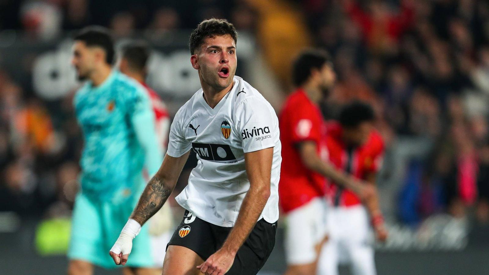 El Valencia y el Mallorca mantiene su situación complicada tras empatar en la clasificación