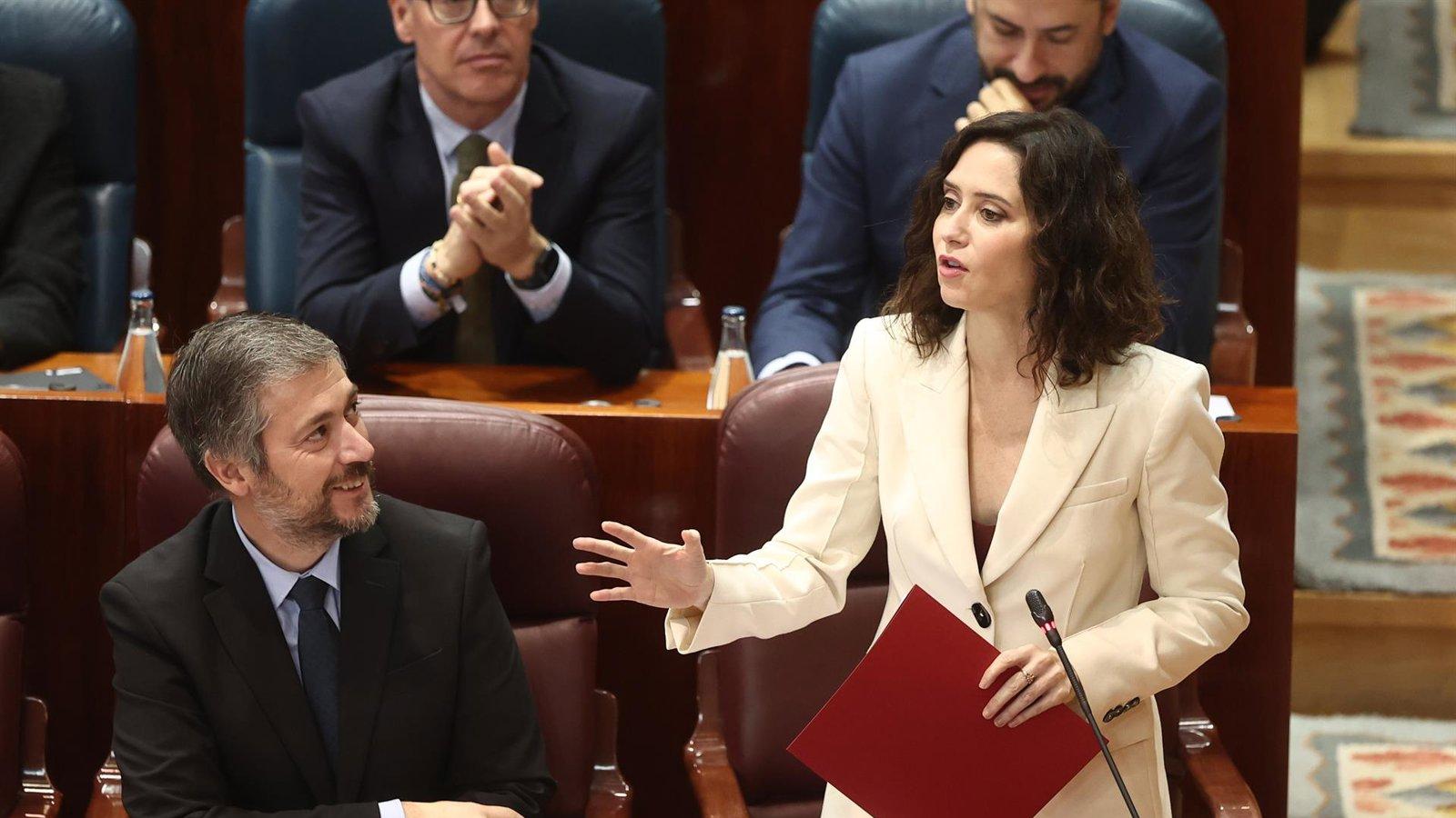 Ayuso acusa al PSOE de “machismo estructural” y carga contra Espinar por “callar ante los abusos”