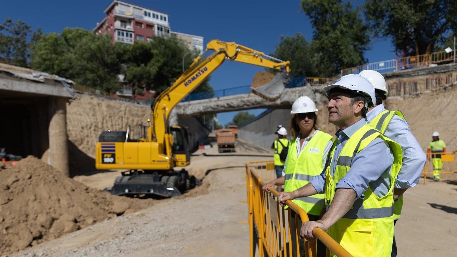 El túnel de la A-5 estará listo en octubre de 2026 si se mantiene el ritmo actual