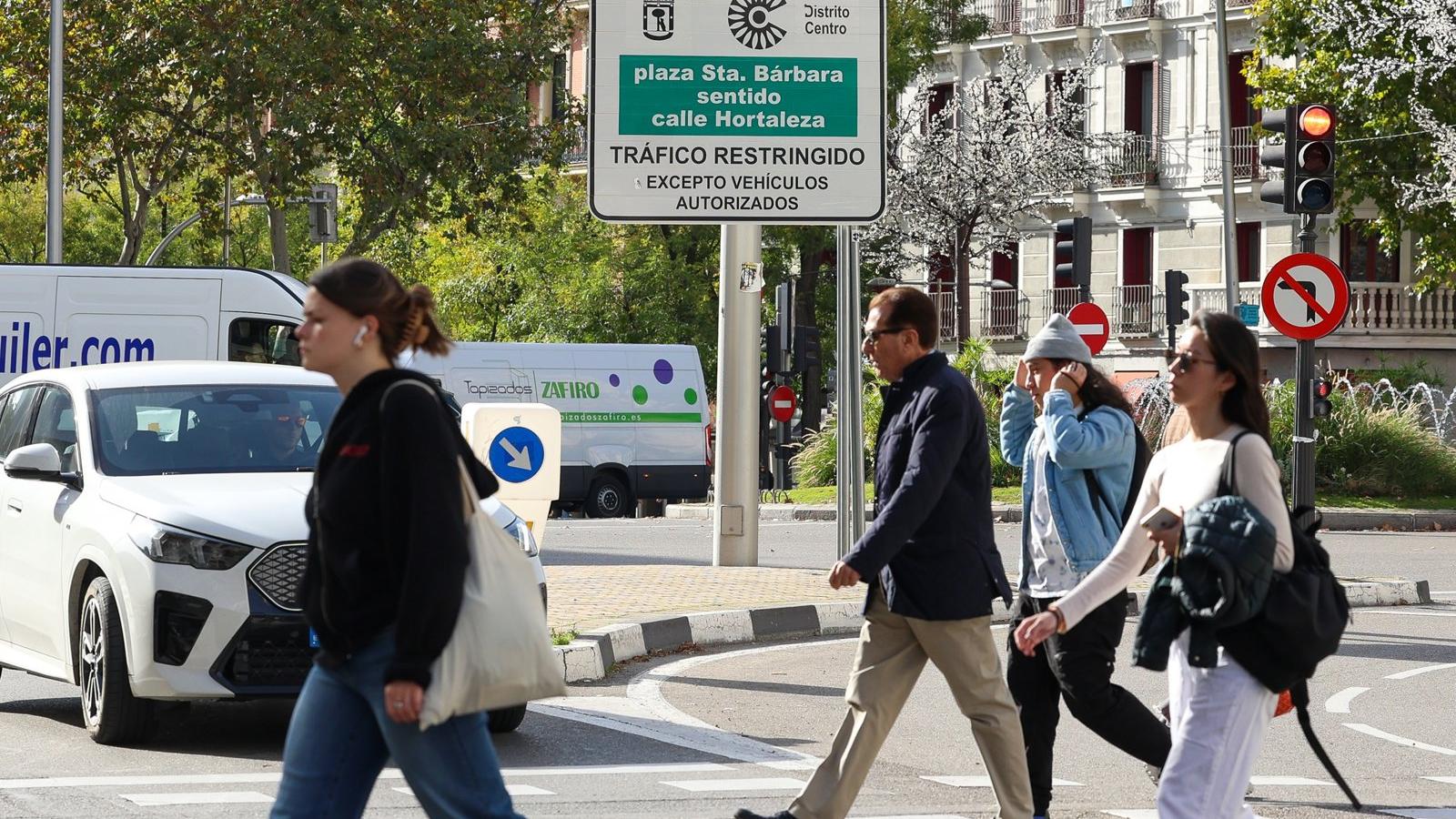 Carabante defiende la prórroga para vehículos sin etiqueta frente a las críticas