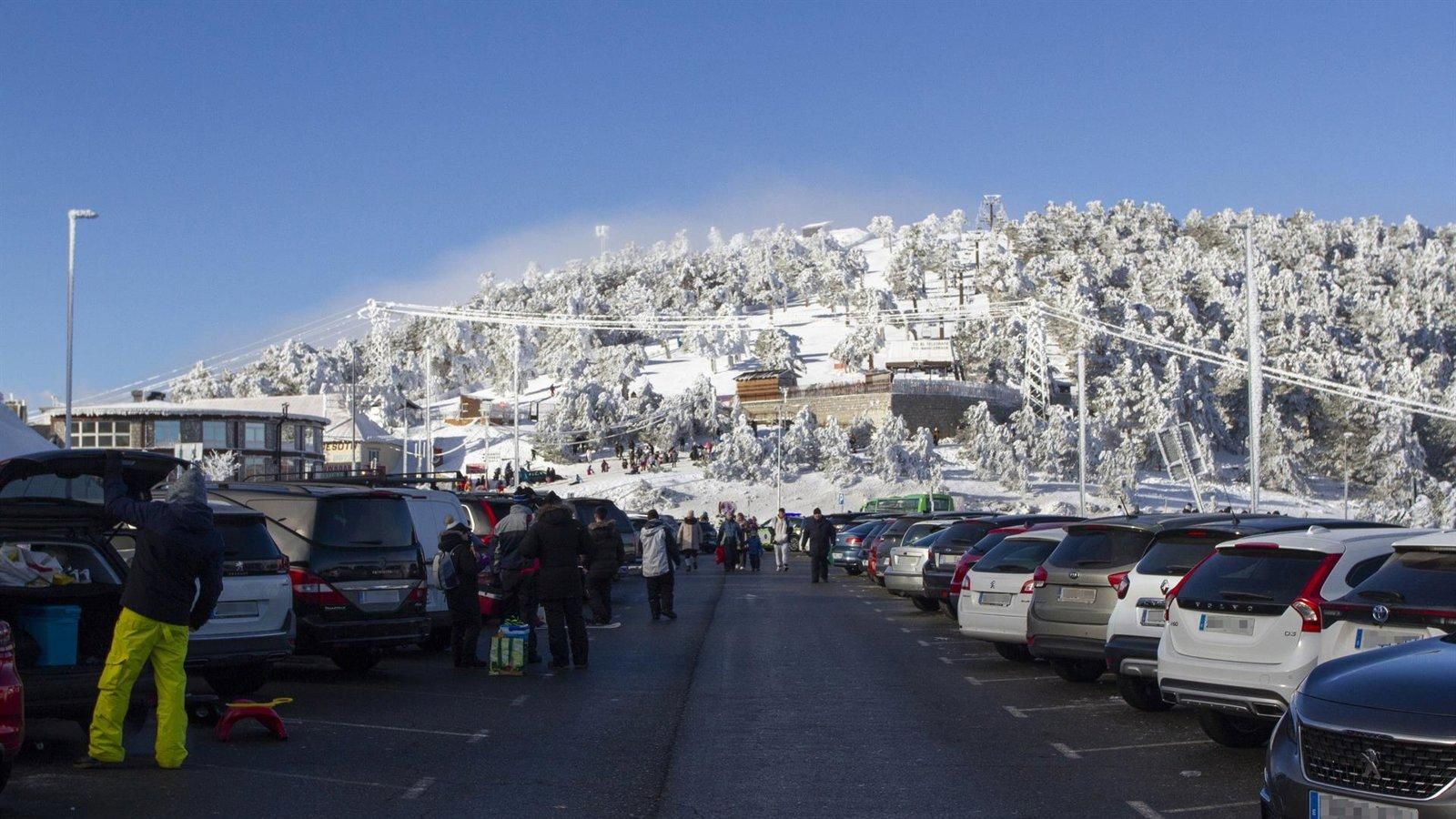 Los accesos a la sierra de Madrid se cortarán cuando se llenen los aparcamientos
