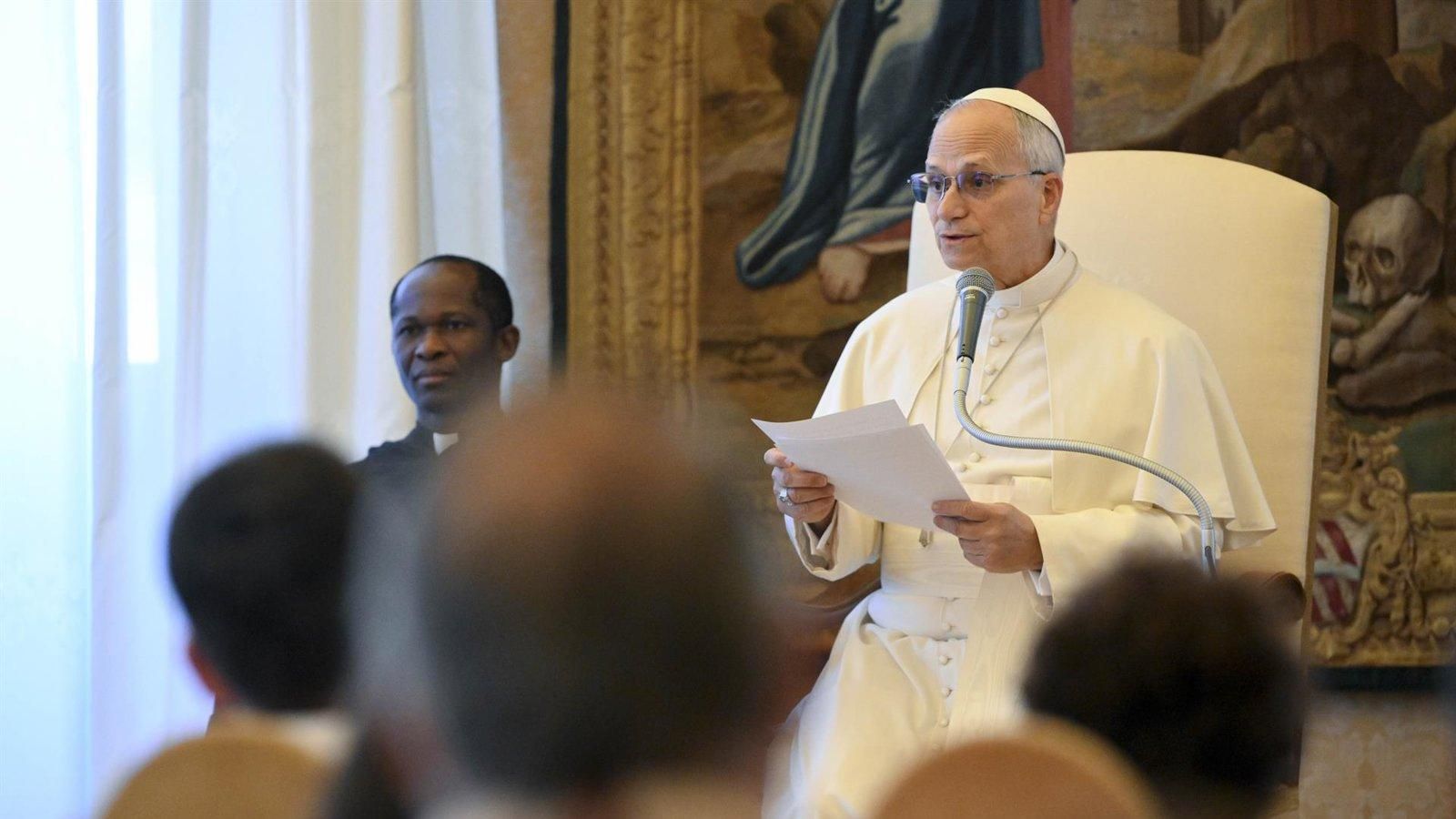 El Papa recibe a peregrinos de una parroquia de Alcalá de Henares y destaca sus "gestos" de "amor a los pobres"