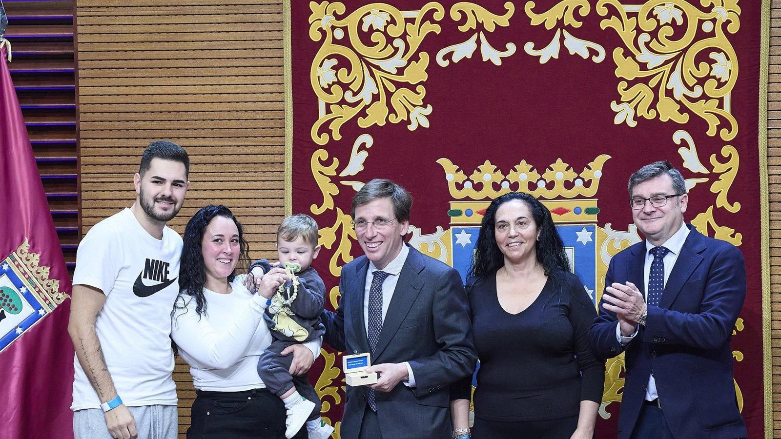 La capital entrega 90 pisos de alquiler asequible en El Cañaveral y Almeida anuncia más de 6.100 en marcha en 2026