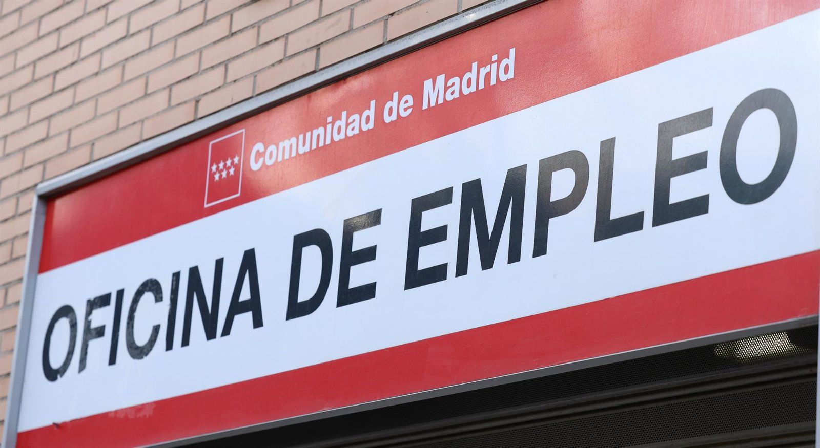 La Comunidad autoriza 887 millones para las subidas salariales de empleados públicos en 2025 y 2026
