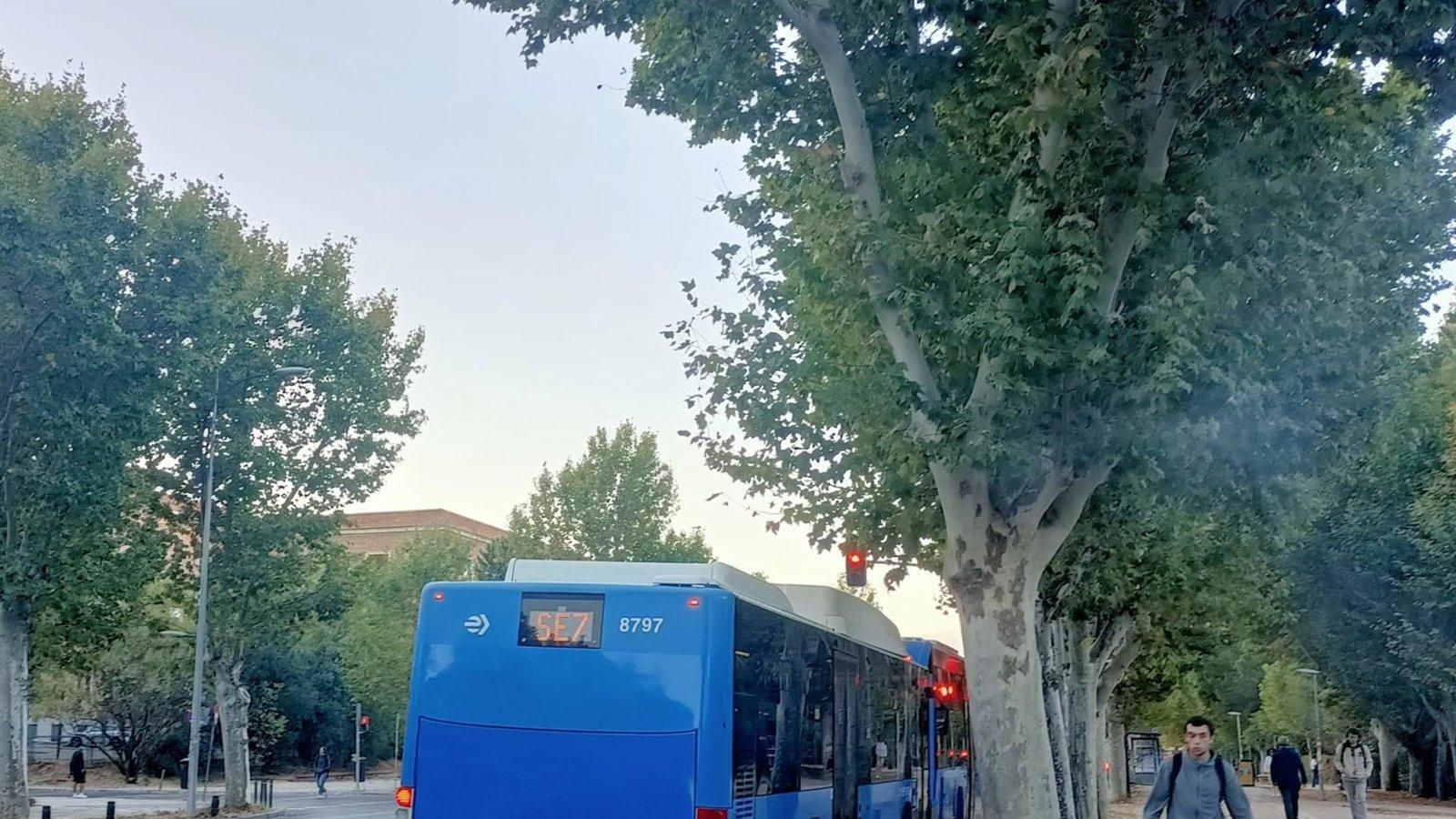 La EMT retira de forma progresiva los autobuses gratuitos por el cierre de la Línea 6 de Metro