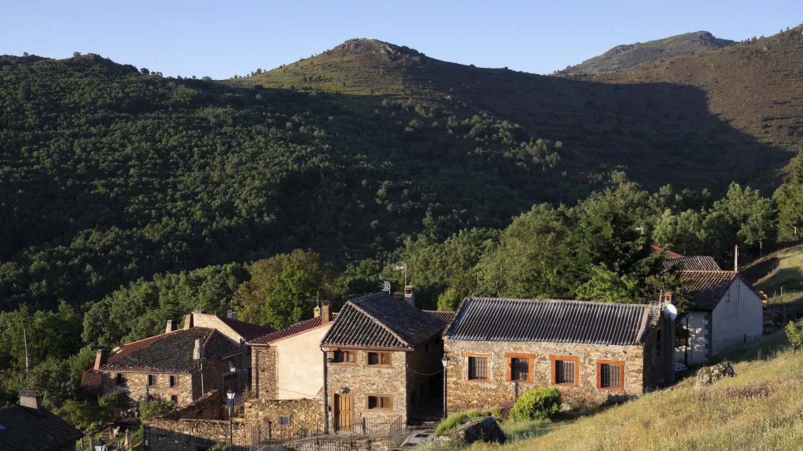 Once millones para financiar obras y servicios en pequeños municipios madrileños