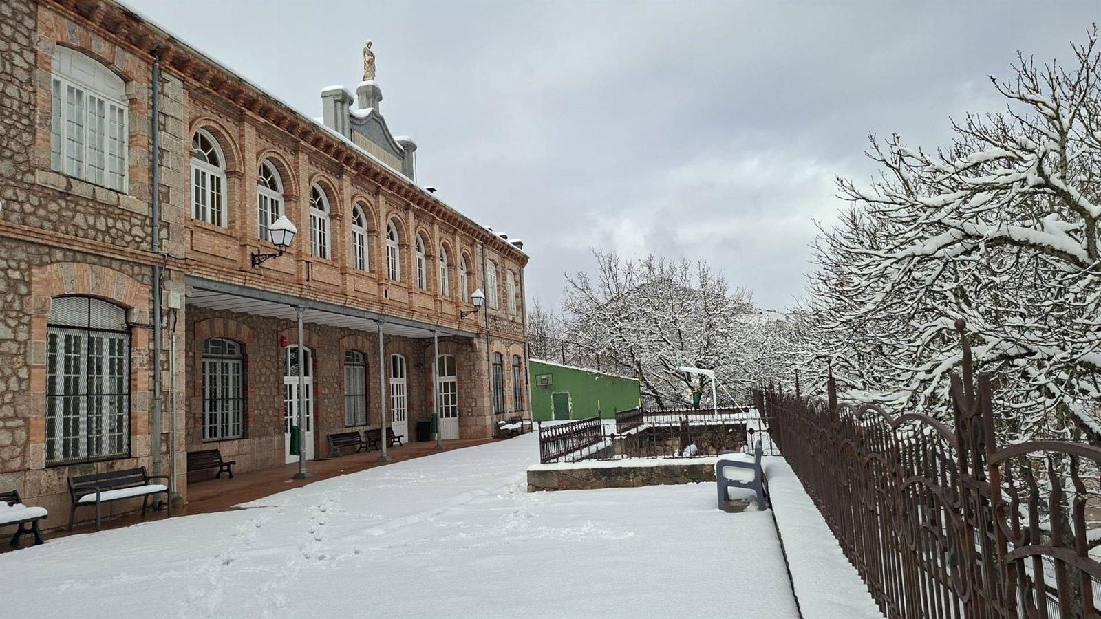 Municipios madrileños se suman a la red de refugios de montaña "sin cobertura"