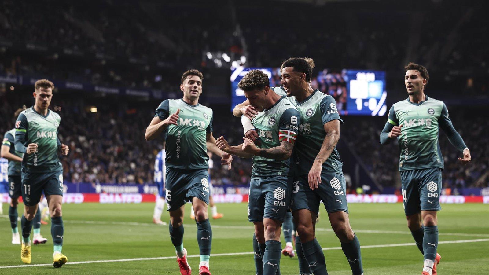 El Alavés remonta al Espanyol (1-2) y encadena su segunda victoria en LaLiga