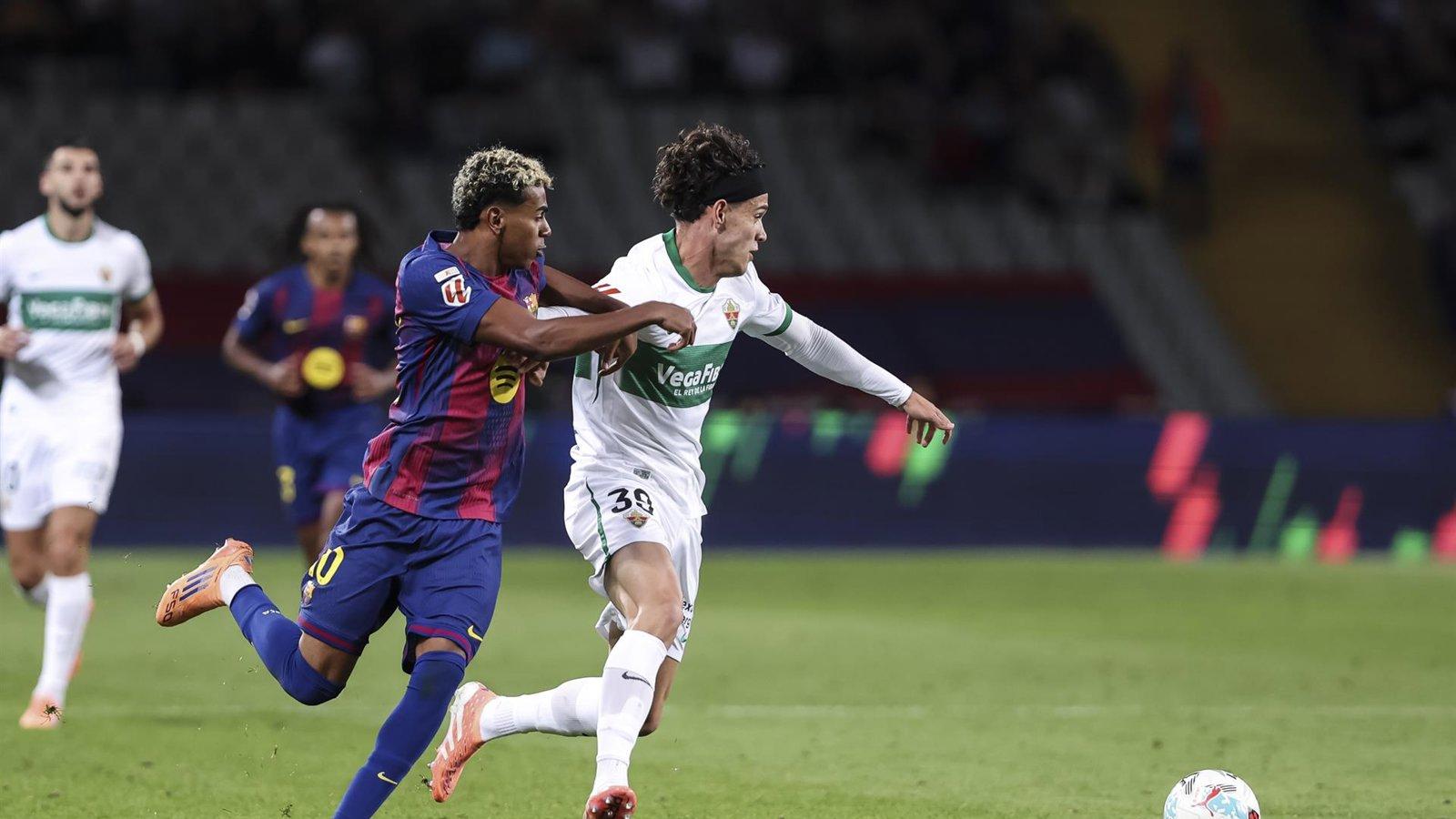 Elche recibe al líder Barcelona en busca de cortar su racha de cuatro jornadas sin ganar