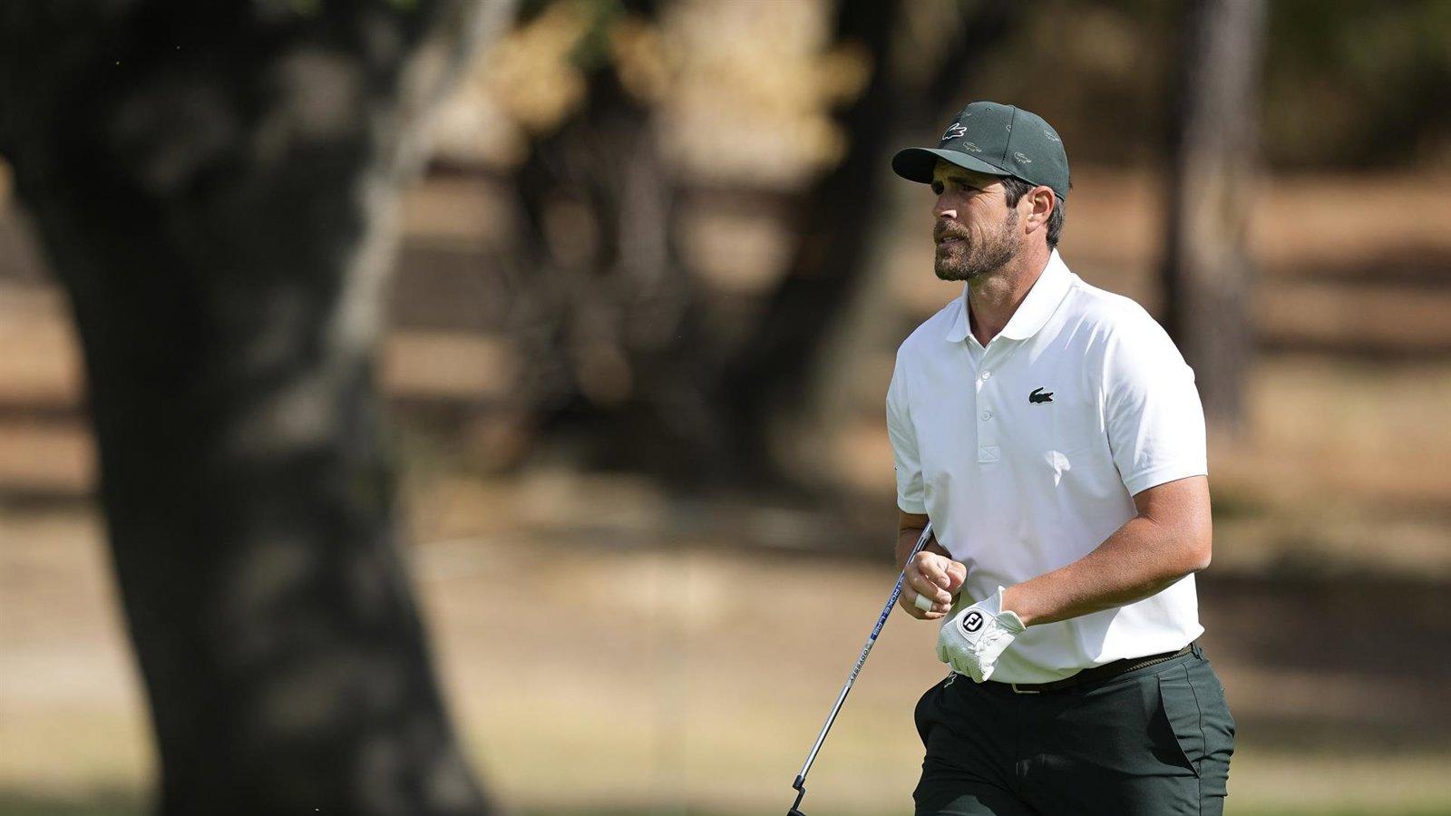 El español Nacho Elvira aguanta a la presión y gana el Dubai Invitational