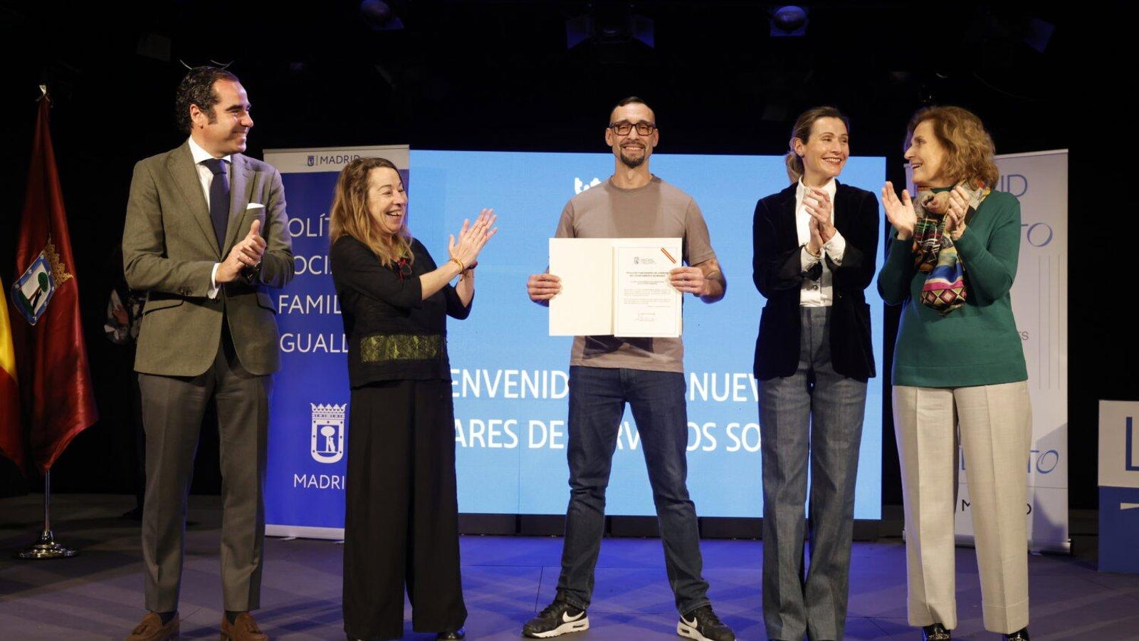 El Ayuntamiento de Madrid incorpora 122 nuevos funcionarios para reforzar los servicios sociales