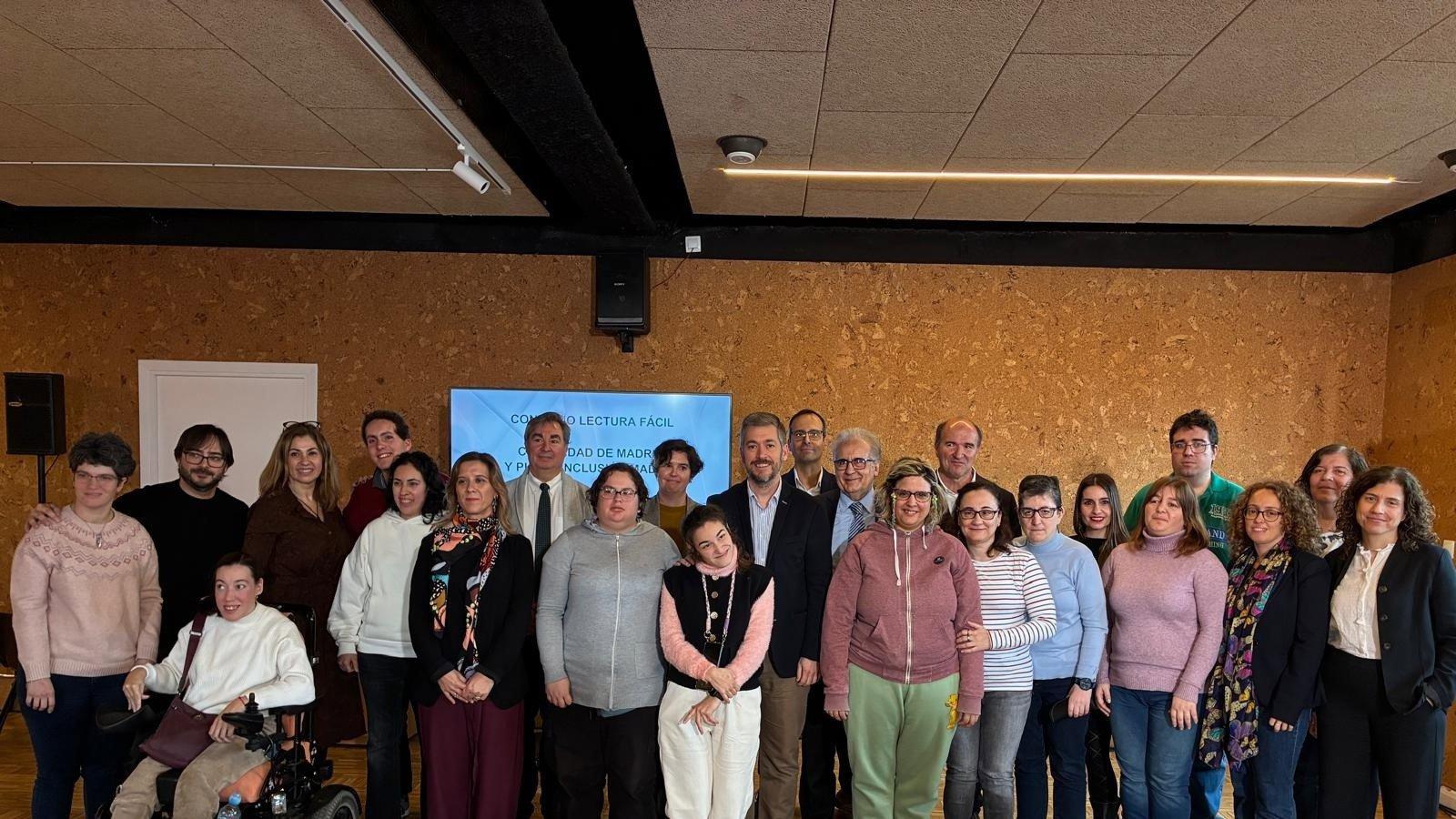 La Comunidad adapta guías y trámites oficiales a lectura fácil para mejorar la inclusión