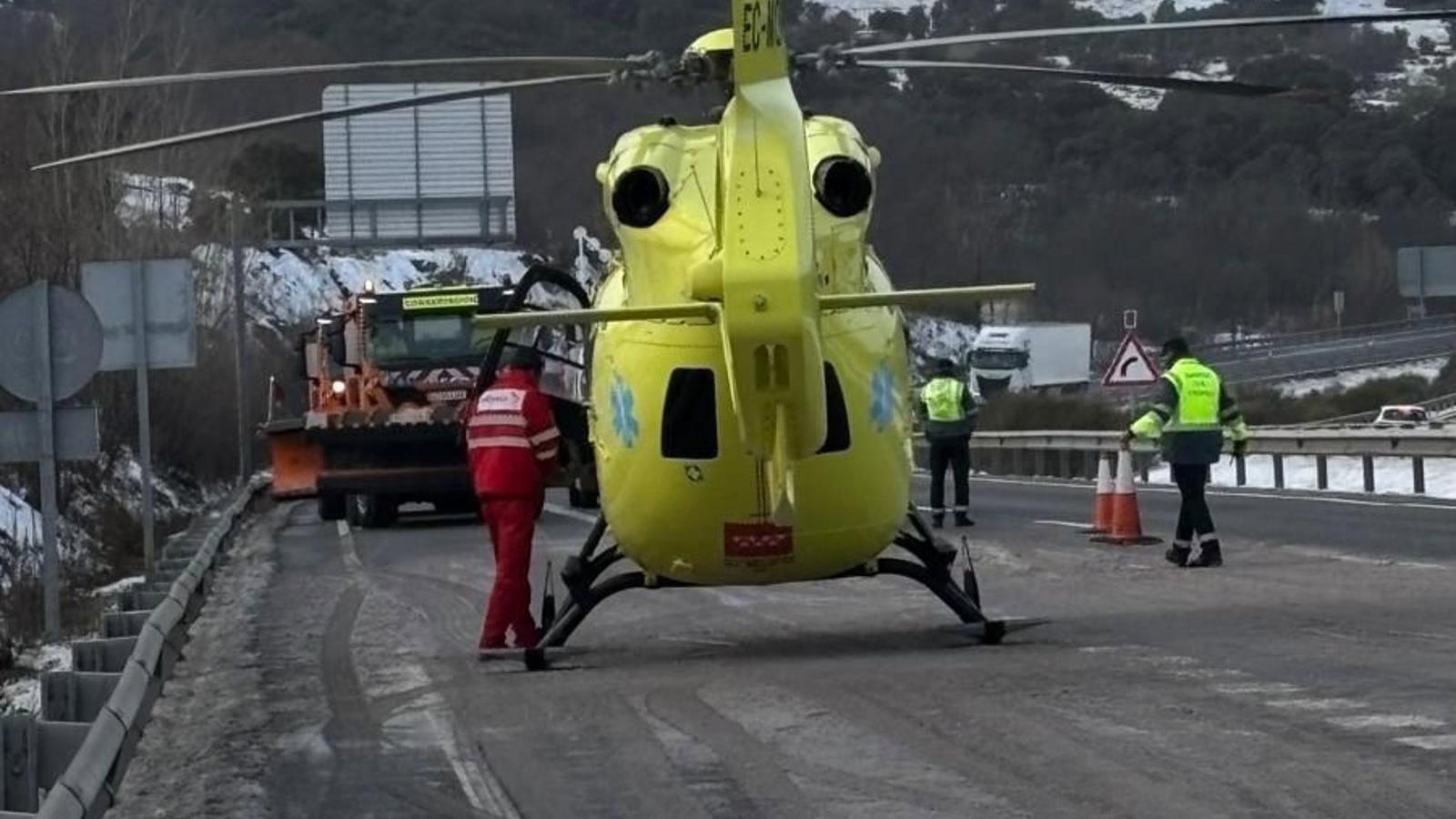 Una conductora muy grave tras salirse de la vía A-1 en Lozoyuela