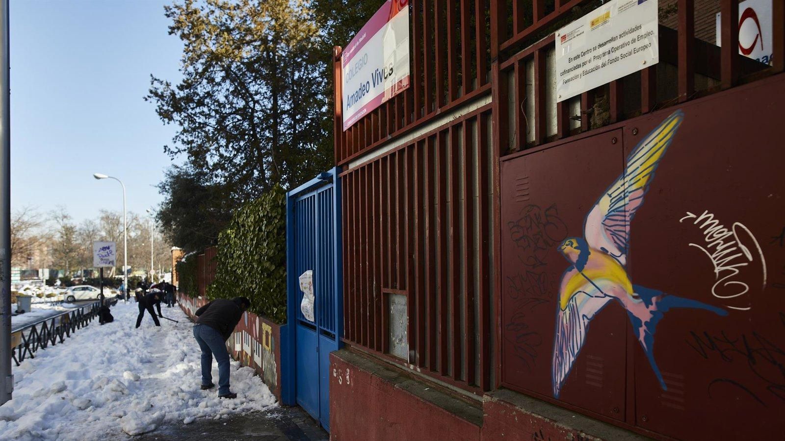 La Comunidad pide a los centros del norte y oeste que prioricen la seguridad y permitan no acudir por la nevada