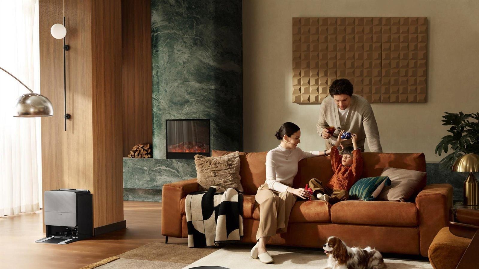 Roborock presenta el primer aspirador con ruedas y patas