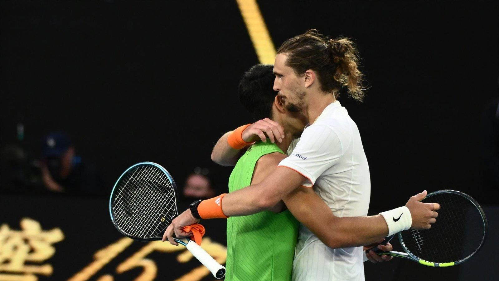 Alcaraz resiste a Zverev y se mete por primera vez en la final en Melbourne