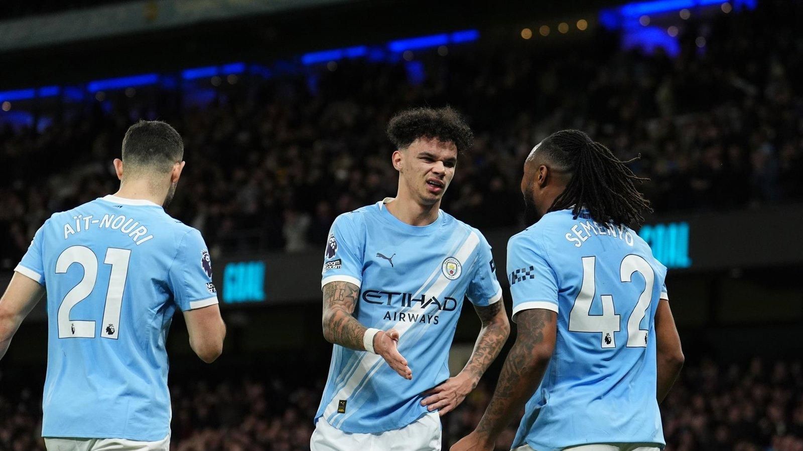 El Manchester City se acerca al liderato y el Chelsea complica su puesto en Champions