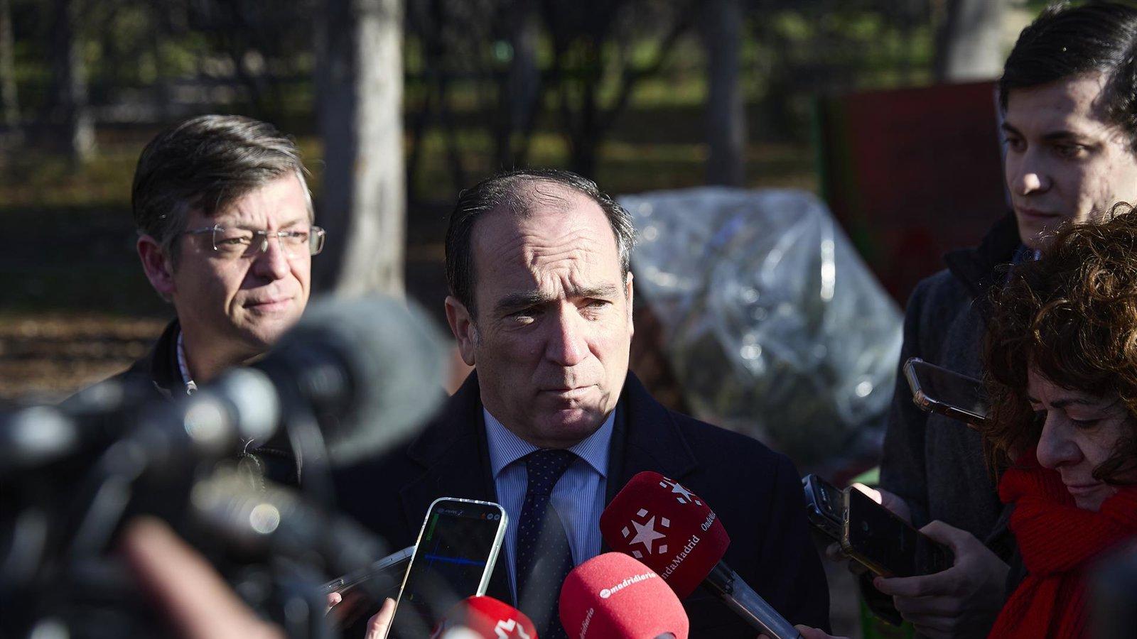 Carabante critica el silencio de la izquierda ante la tala de árboles por las obras en Atocha