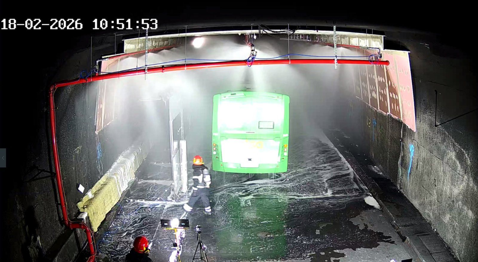 Madrid prueba un incendio real en un autobús eléctrico para reforzar la seguridad en intercambiadores 