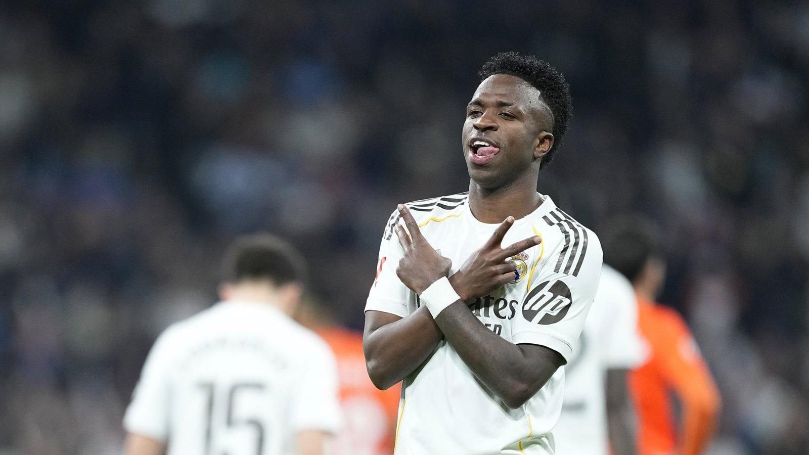 Real Madrid golea a la Real Sociedad y se sitúa líder provisional