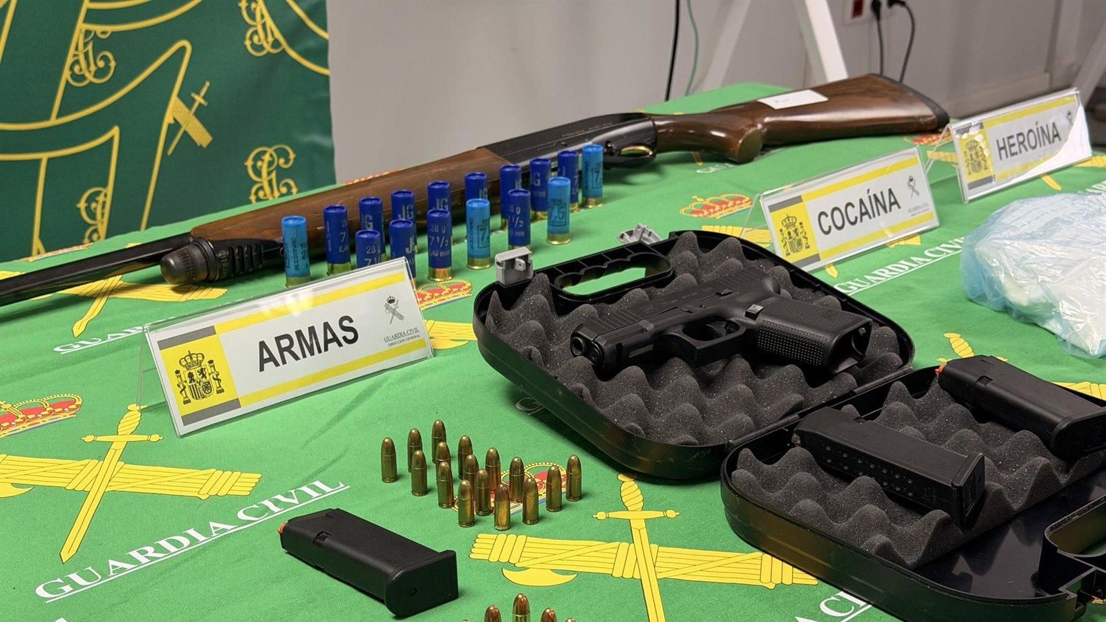 La Guardia Civil detiene a 21 personas en Madrid por una red de tráfico de armas y munición