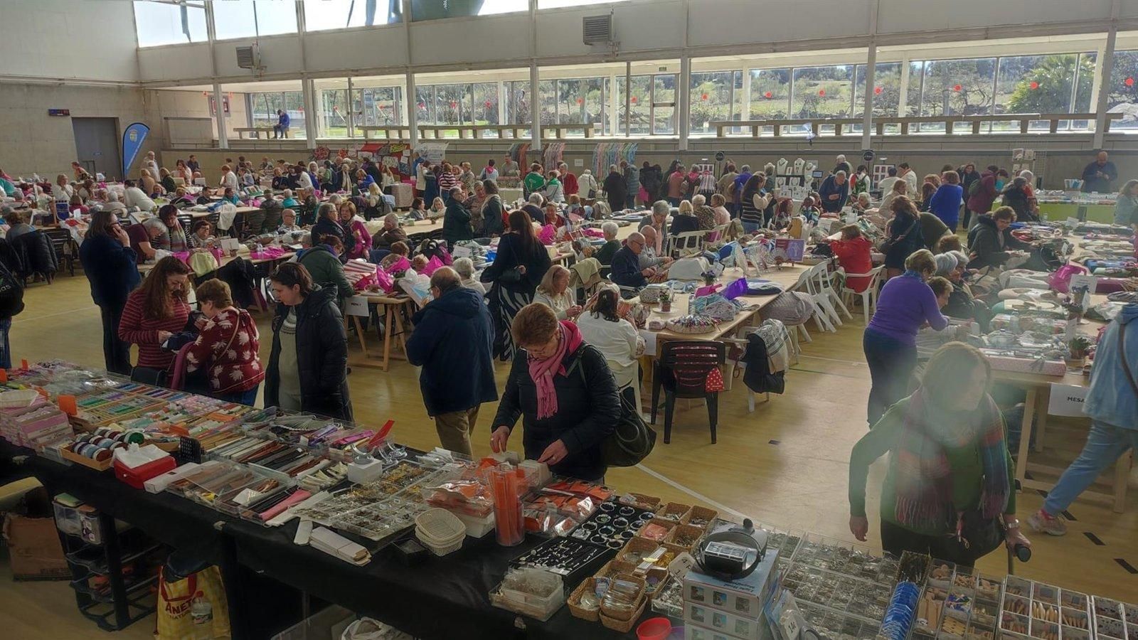 Cerca de 300 encajeras participan en el VII Encuentro de Bolillos de Valdemorillo