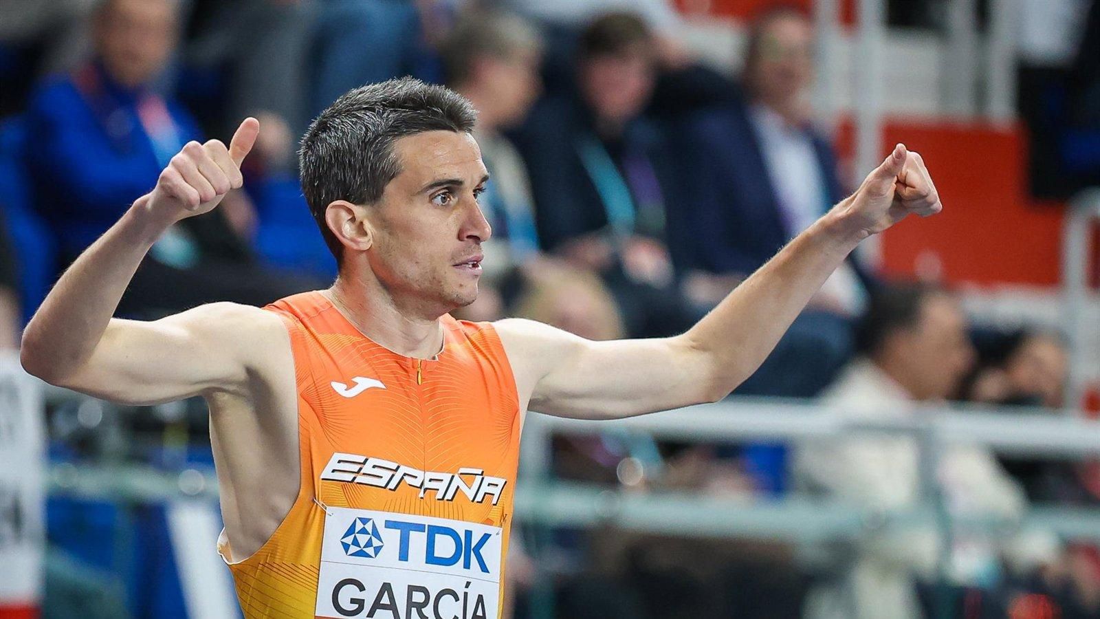 Mariano García, campeón del mundo de 1.500 en pista cubierta y primer oro para España