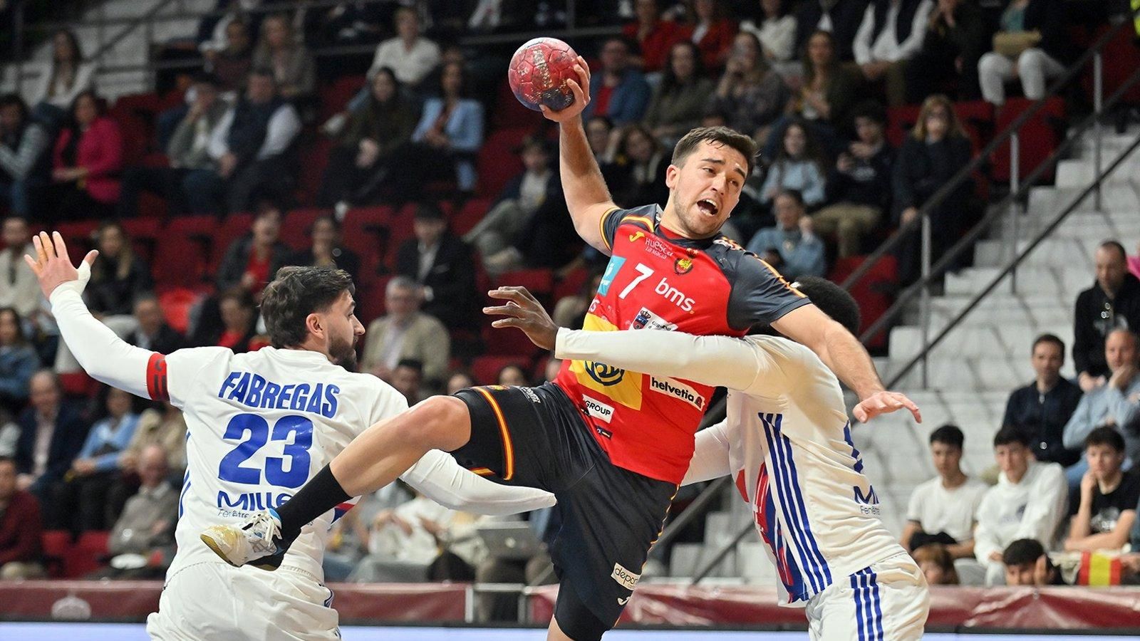 España empata con Francia (25-25) en su último ensayo antes del playoff del Mundial